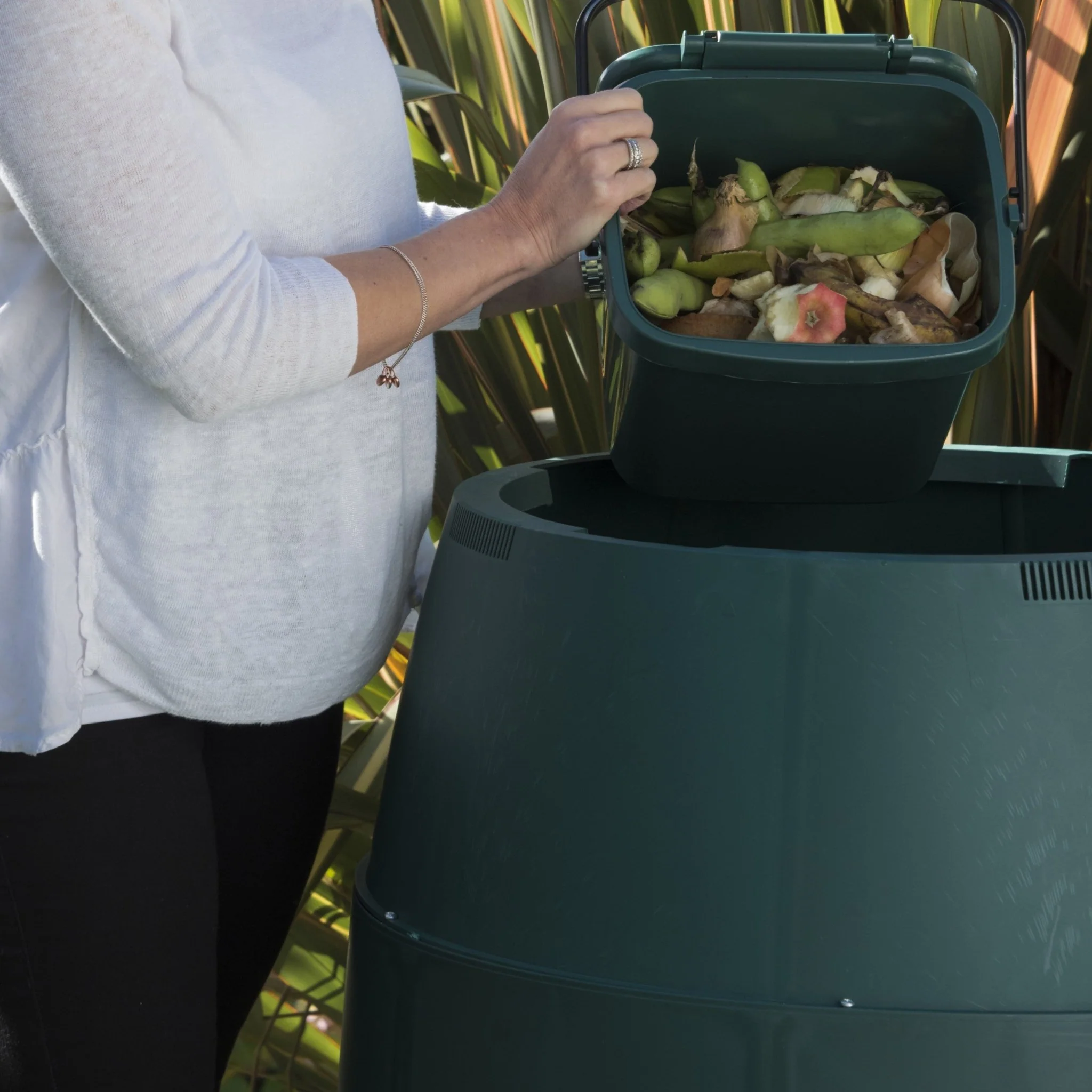 330L Green Johanna Compost Bin - Image 2