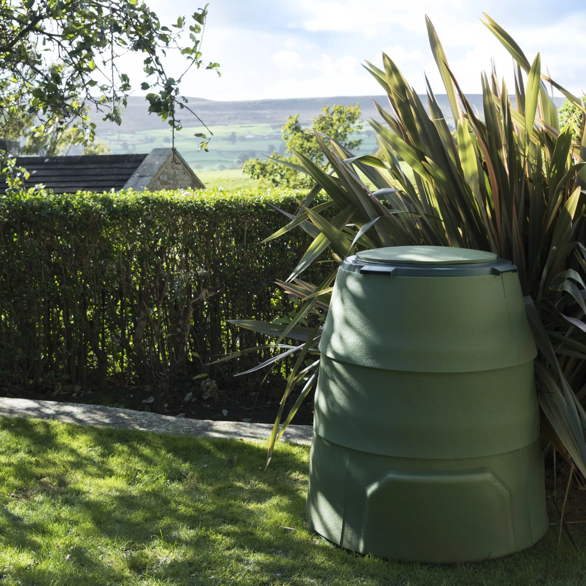 330L Green Johanna Compost Bin WITH Insulating Jacket - Image 4