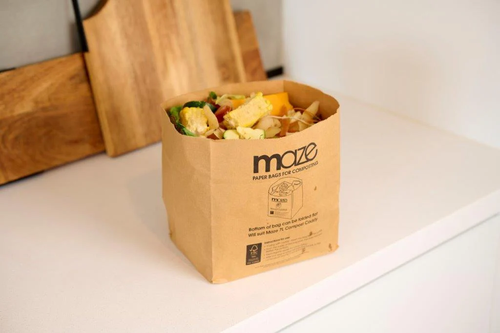 7L Compost Caddy with 10 Paper Bags - Image 4
