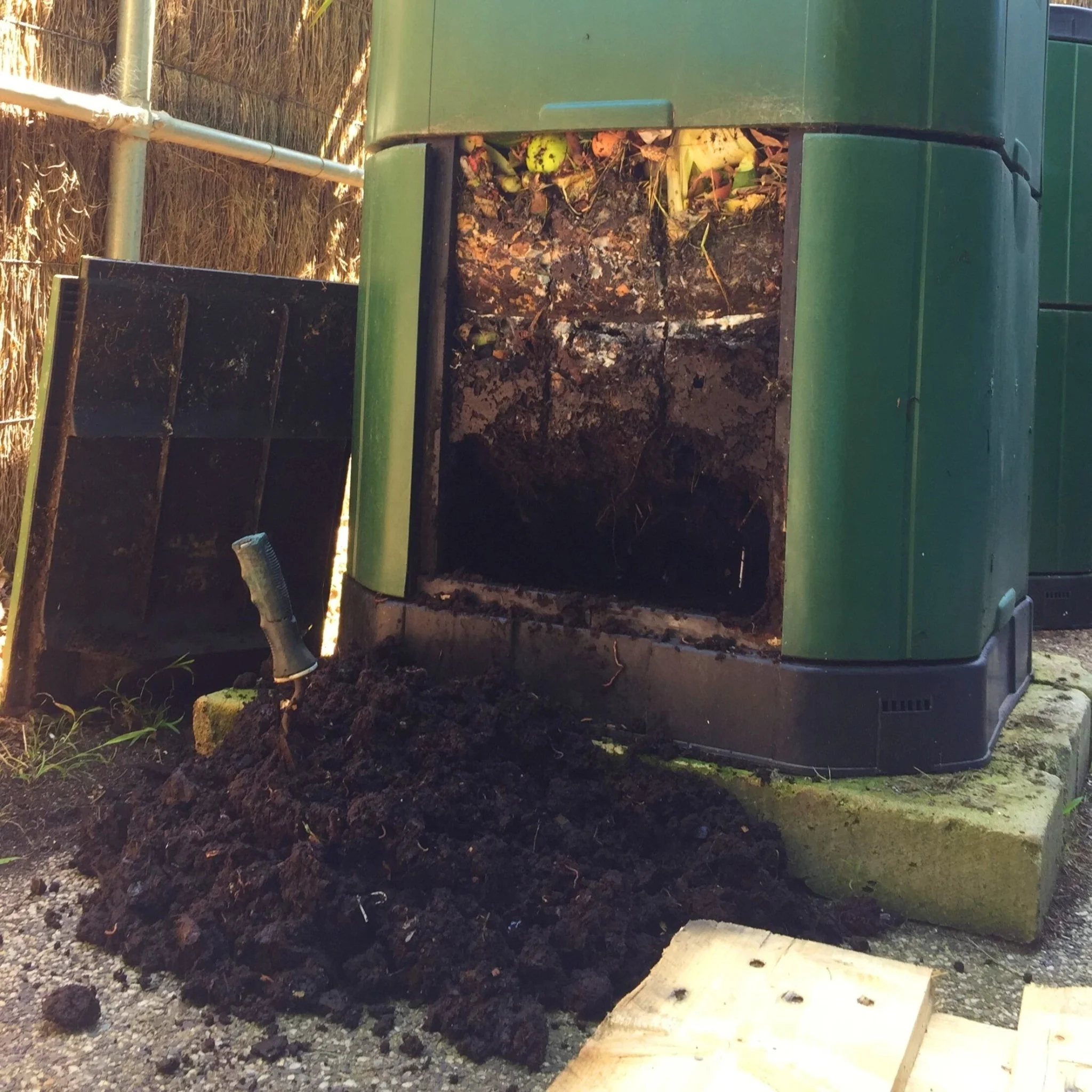 Aerobin Outdoor Compost Bin (200L) - Image 6
