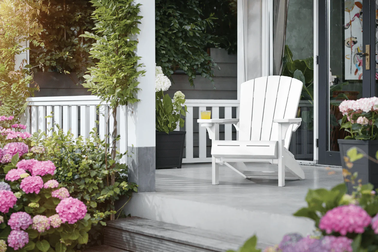 PRE ORDER: APR. - Keter Alpine Adirondack Set with Deluxe Table - White - Image 8