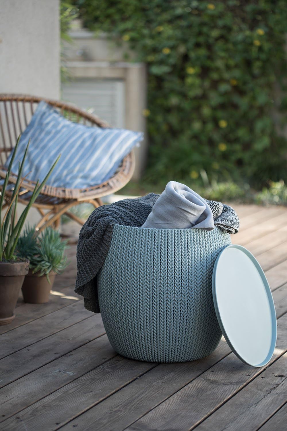 Keter Cozy Urban Balcony Set - Beige - Image 8