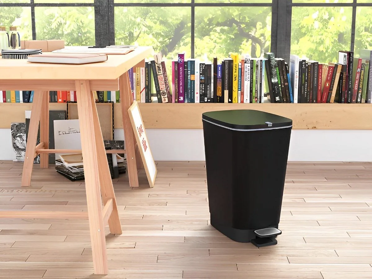 Curver Chic 35L Pedal Bin - Black - Image 8