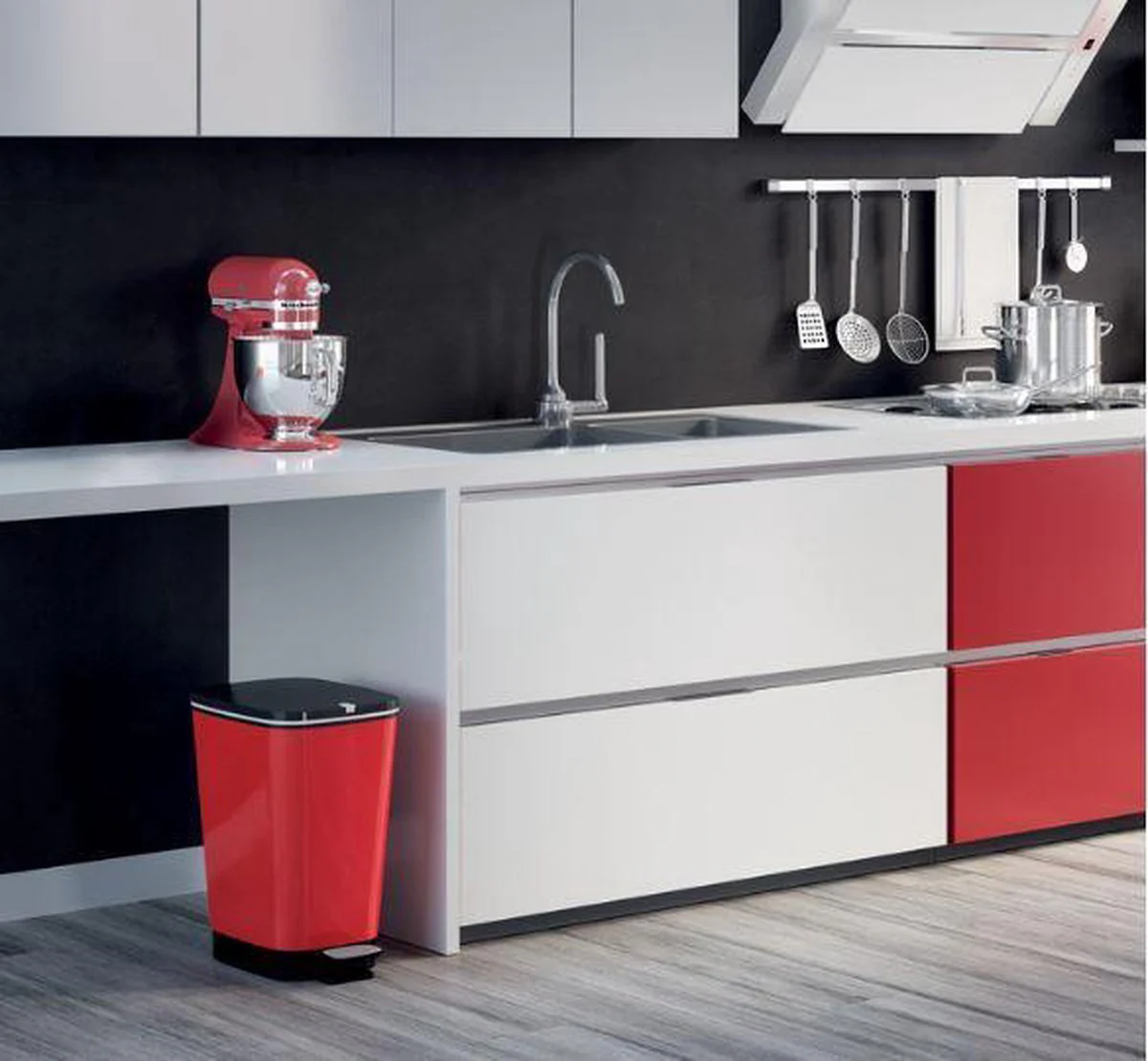 Curver Chic 35L Pedal Bin - Red - Image 9