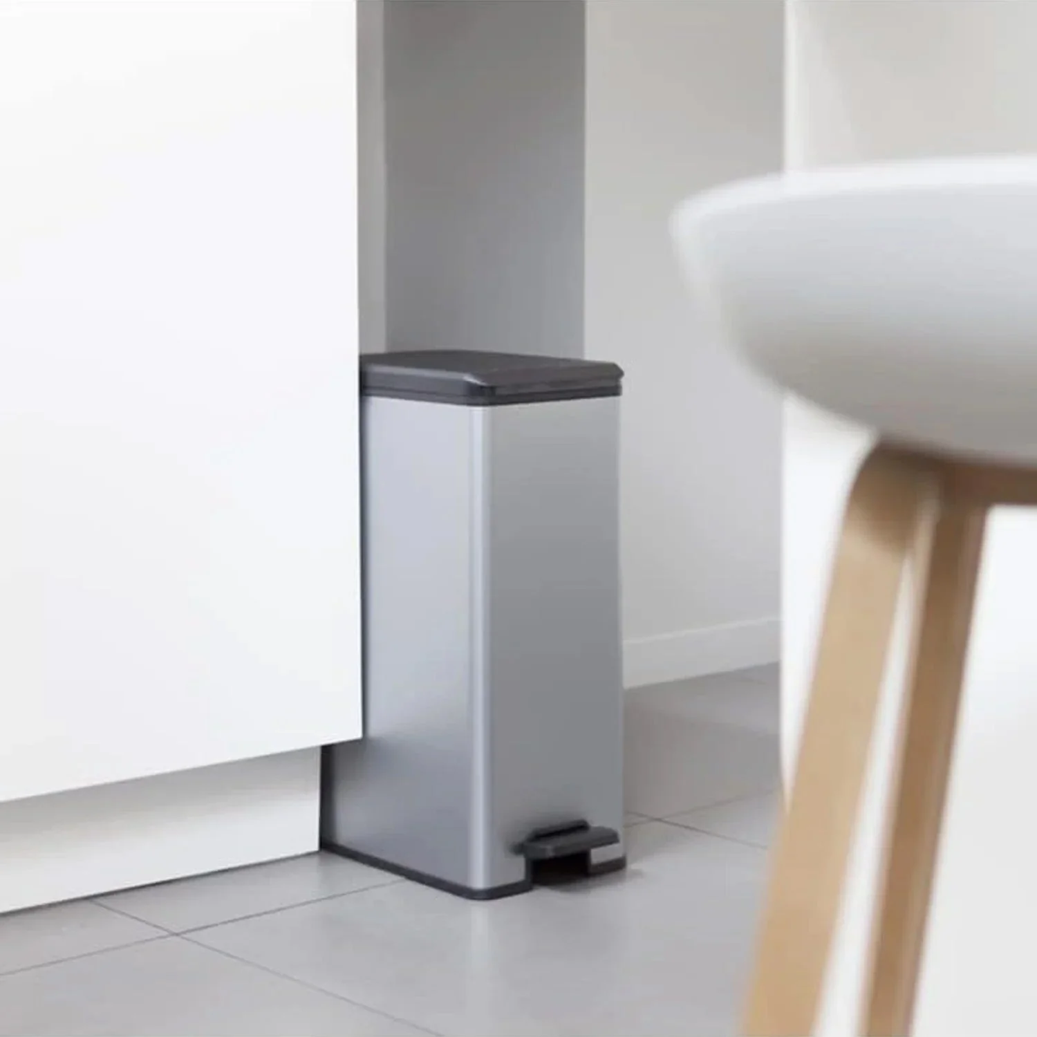 Curver Deco Slim Pedal Bin – 40L – Silver - Image 4