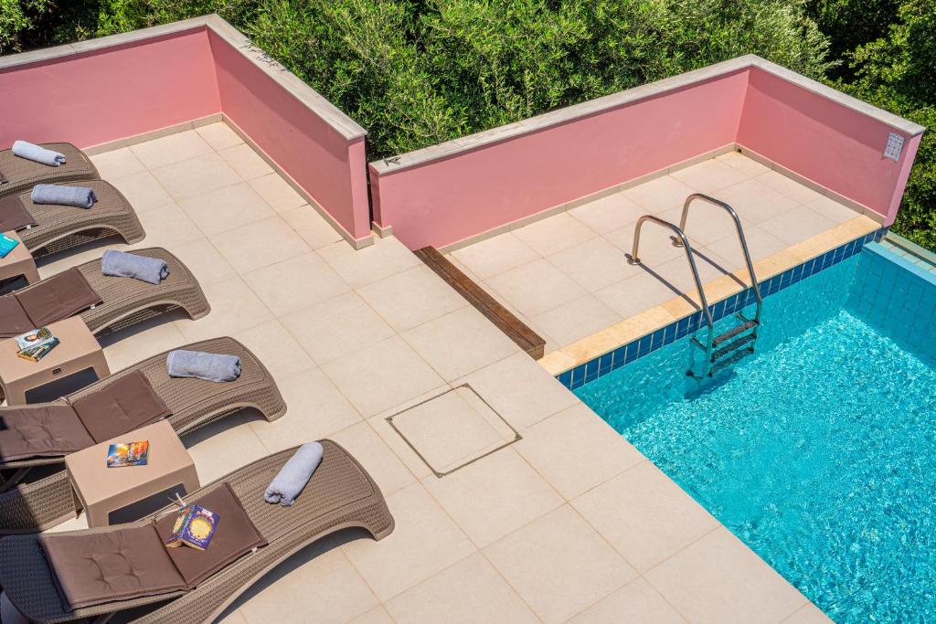 Keter Atlantic Sun Lounger - Brown- 2 Pack - Image 5
