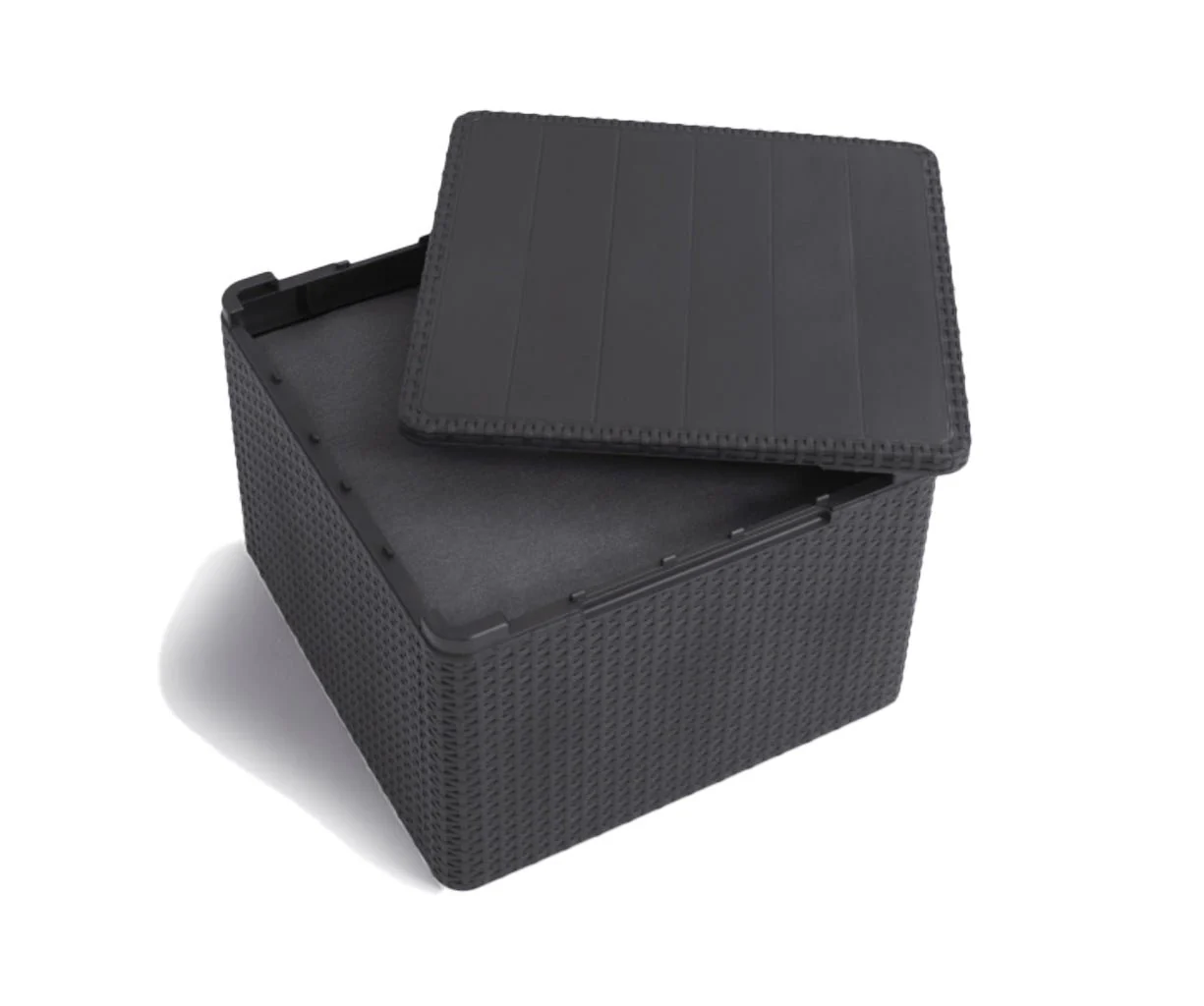 Keter Claire 5 Seater Set - Image 3