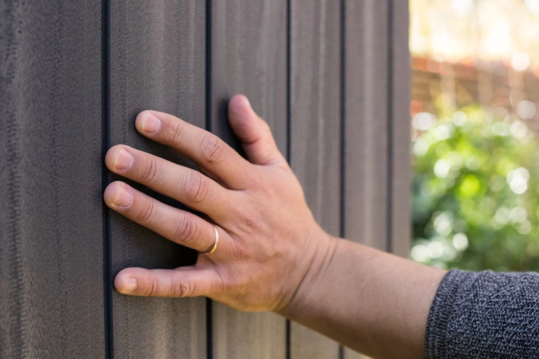 PRE ORDER: MAY. - Keter Darwin 4x6 Garden Shed - Grey (1.3 x 1.9m) - Image 9