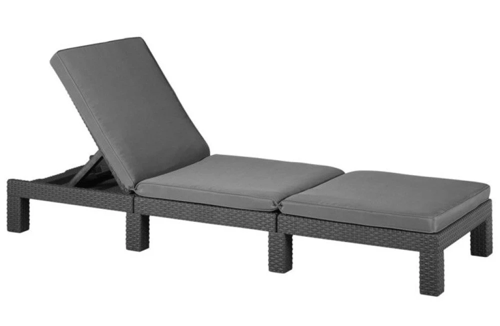 Keter Daytona Outdoor Sun Lounger - Image 9