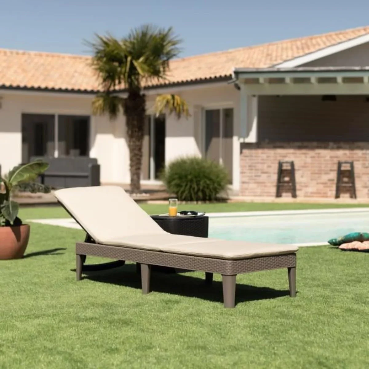 Keter Jaipur Outdoor Sun Lounger with Cushion - Cappuccino - 2 Pack - Image 4