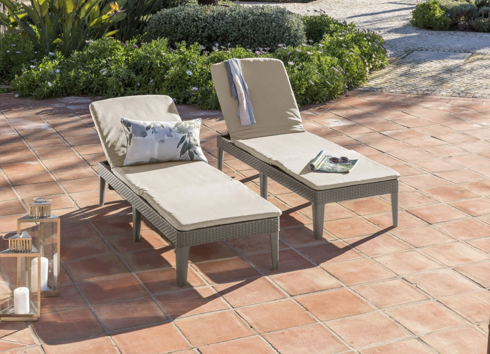 Keter Jaipur Outdoor Sun Lounger with Cushion - Cappuccino - 2 Pack - Image 8