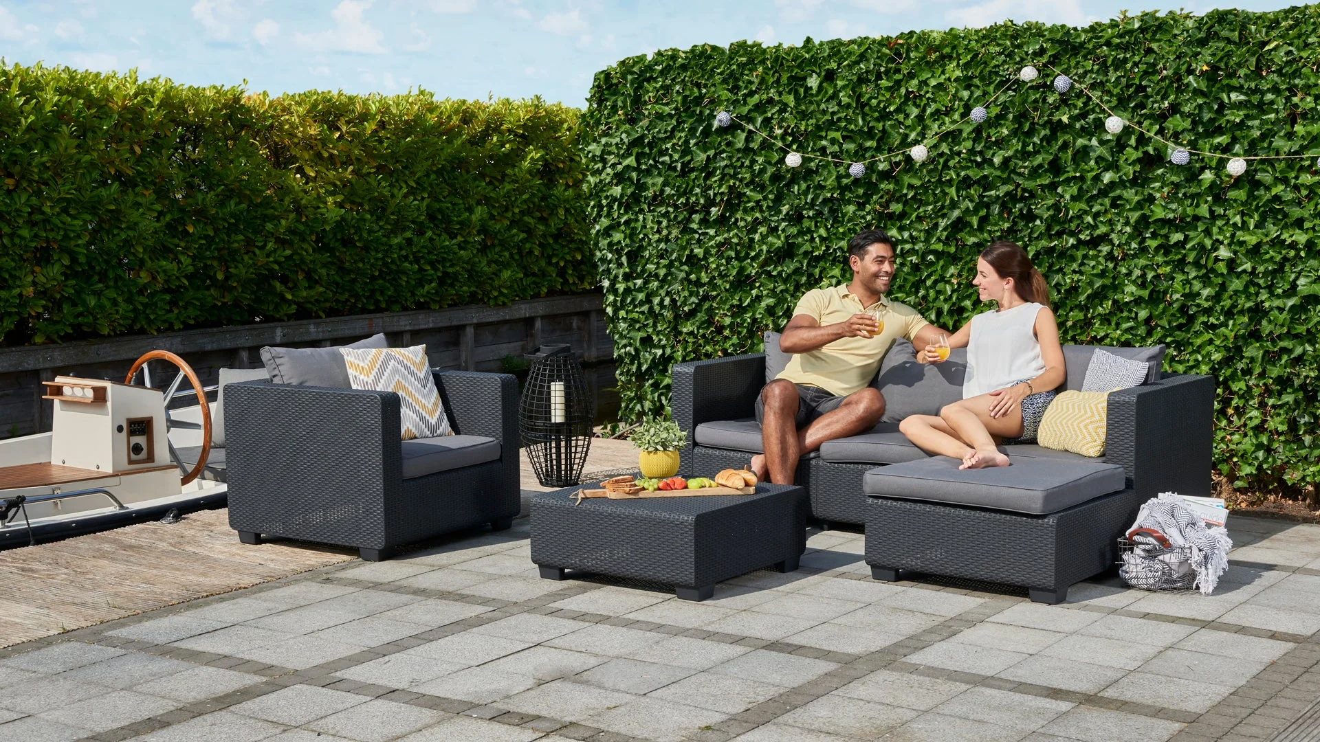 Keter Salta/Sapporo Table with Cushion - Image 5
