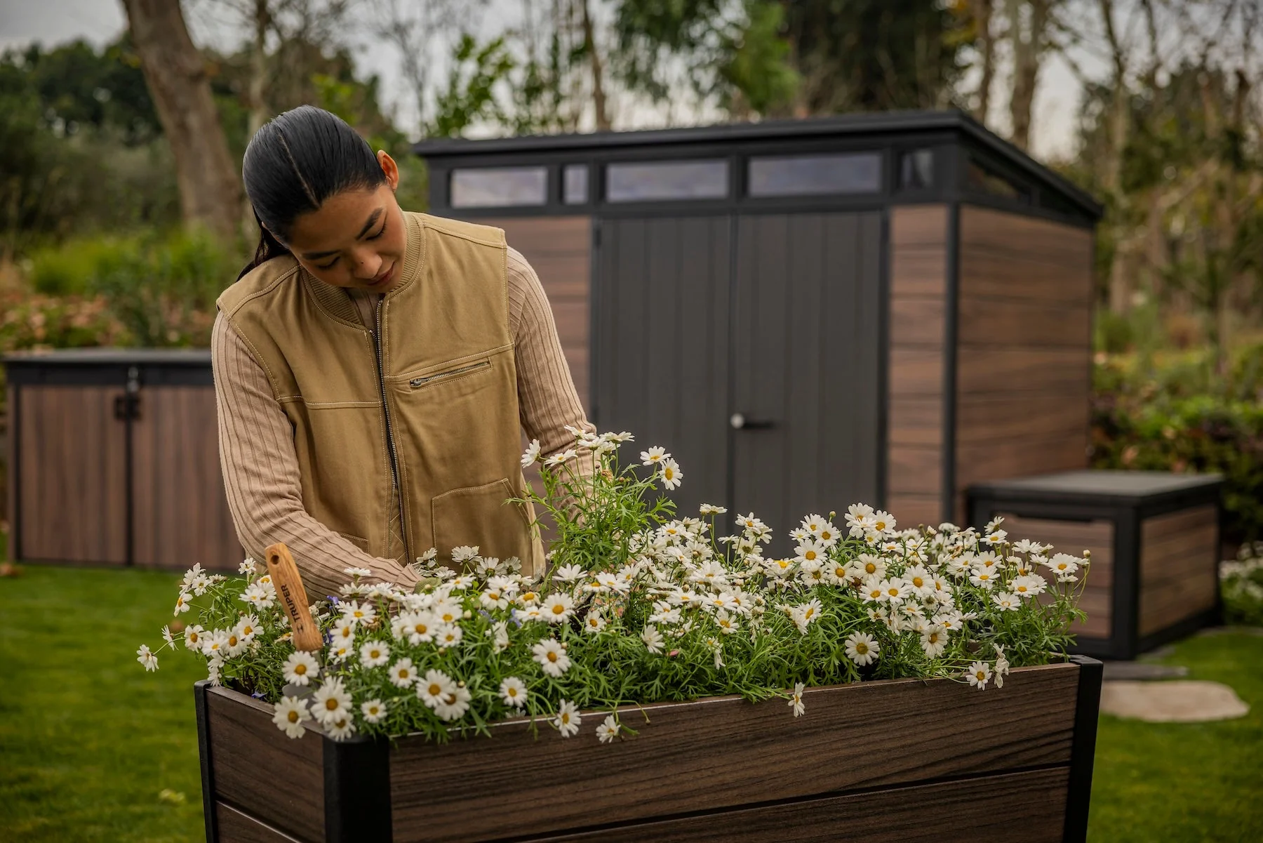 Keter Signature Elevated Garden Bed - Walnut Look - Image 5