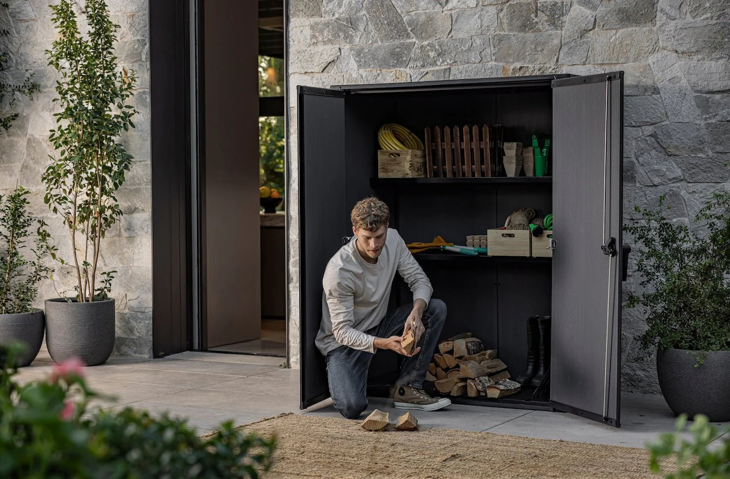 Keter Signature Vertical Shed - Stormgrey Look - Image 11