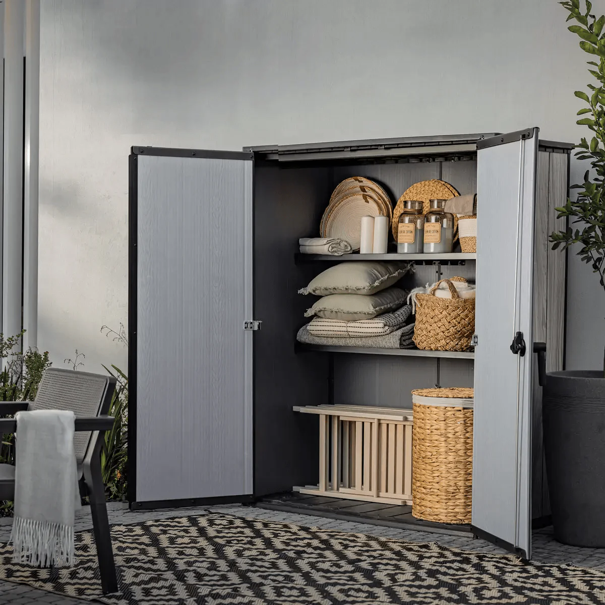Keter Signature Vertical Shed - Stormgrey Look - Image 12