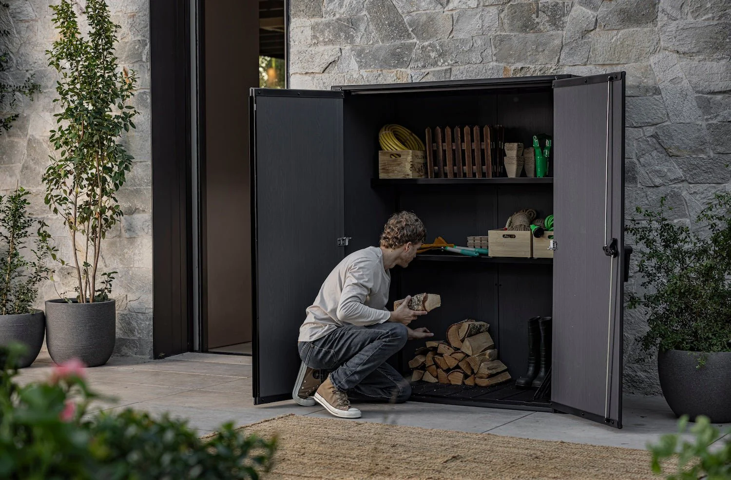 Keter Signature Vertical Shed - Stormgrey Look - Image 9
