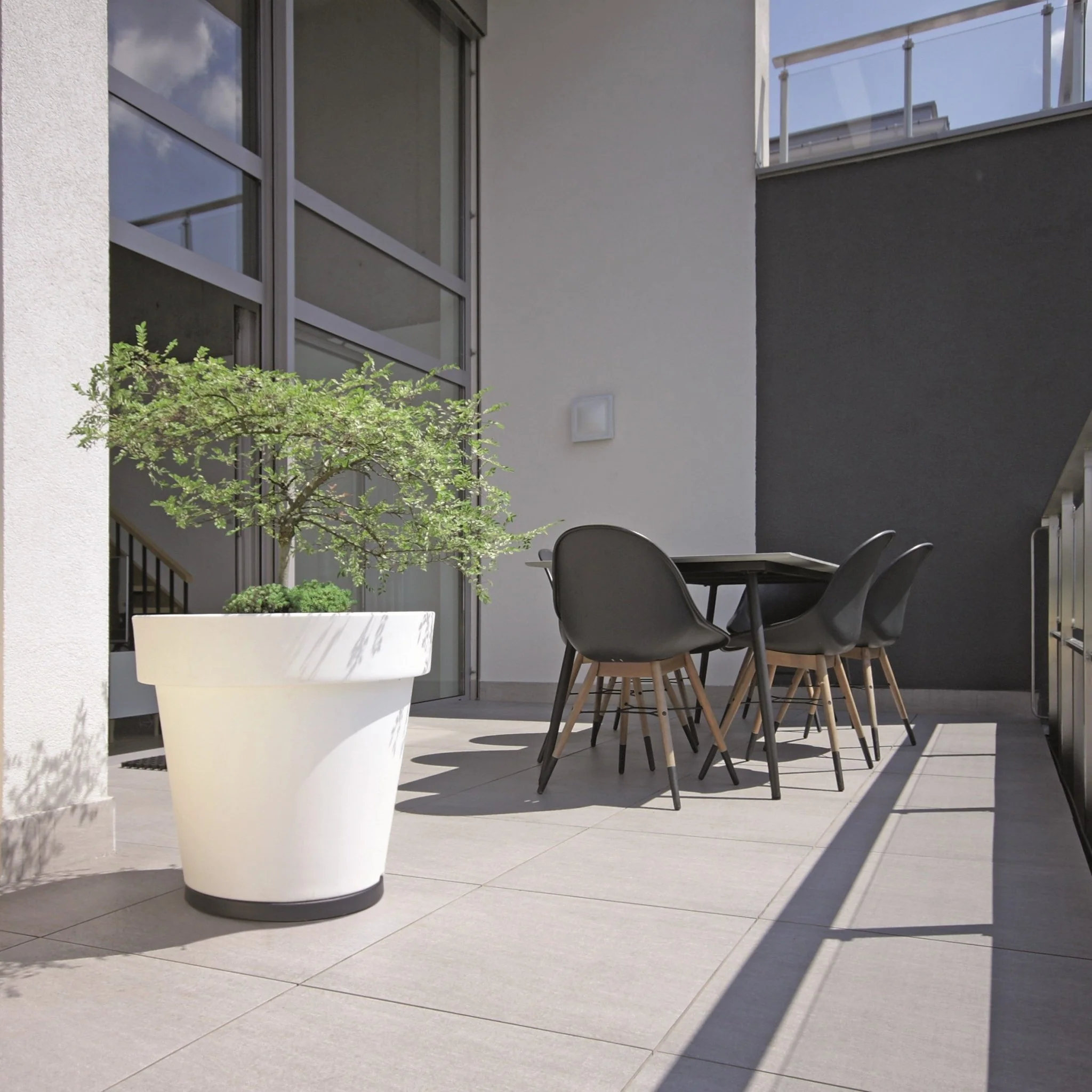 Lexo Round Planter 600 - Image 5
