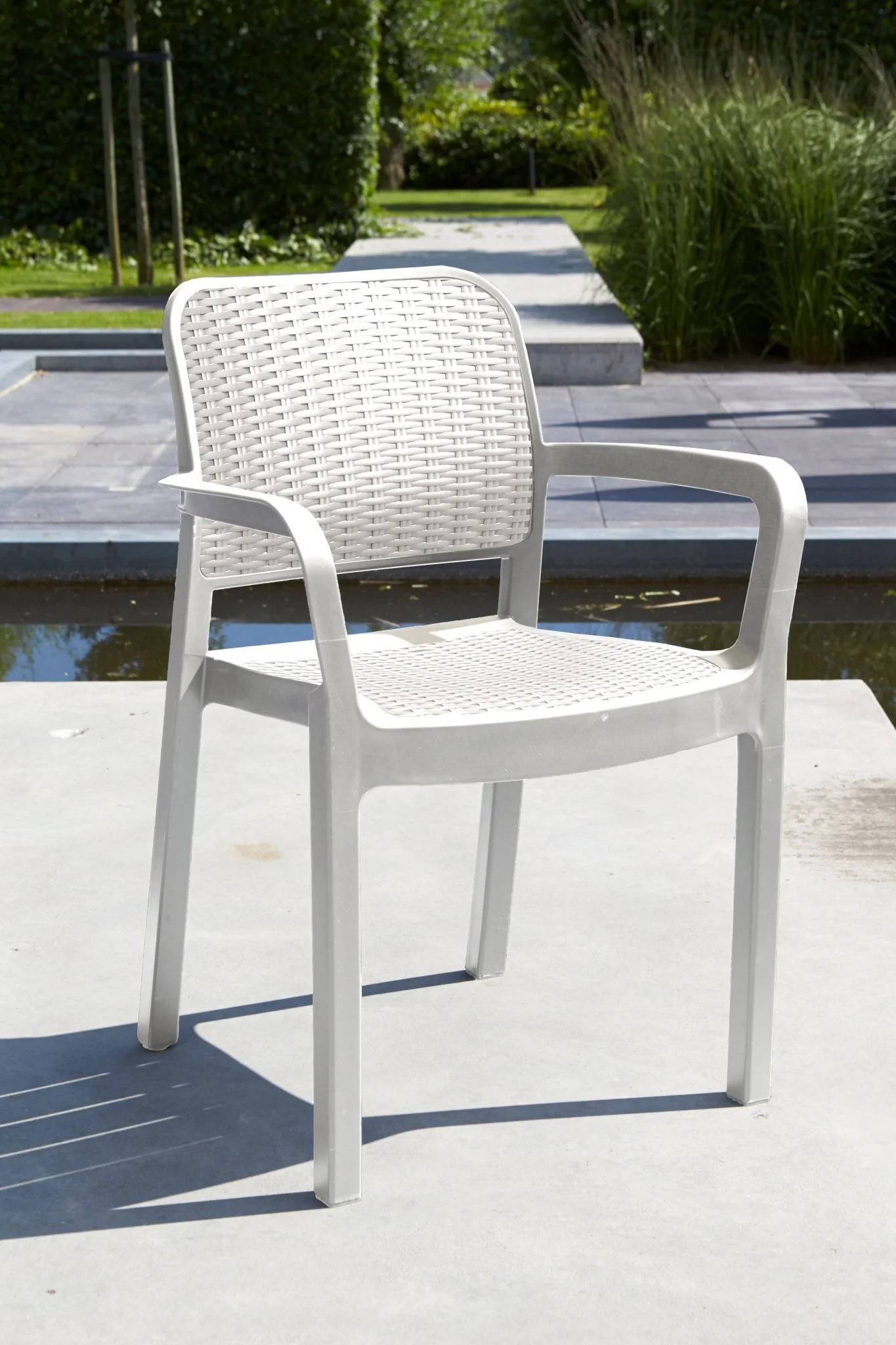 Keter Bella Dining Chair - White - 6 PACK - Image 4