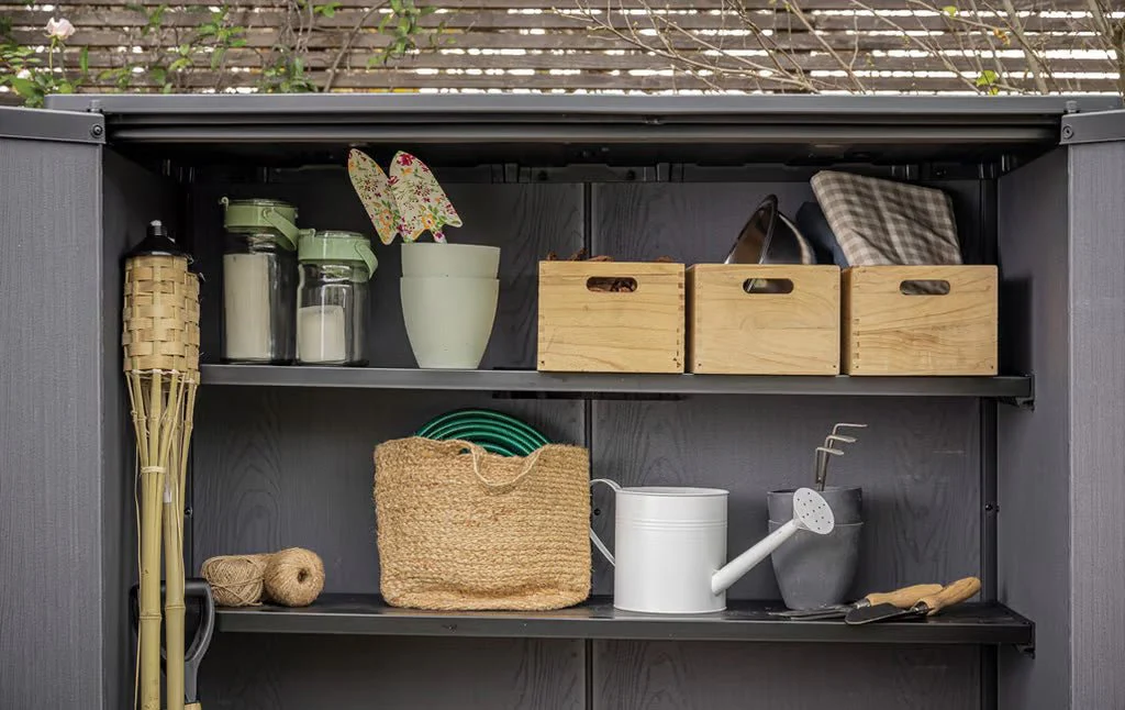 Keter Signature Vertical Shed - Walnut Look - Image 10