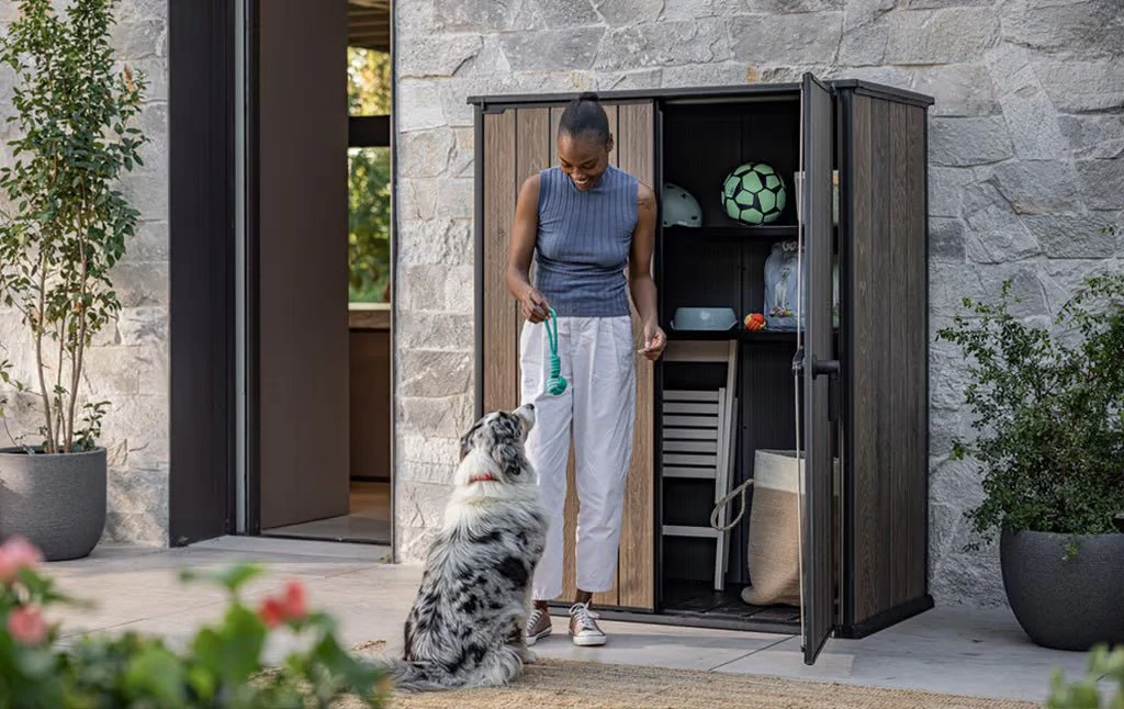 Keter Signature Vertical Shed - Walnut Look - Image 9