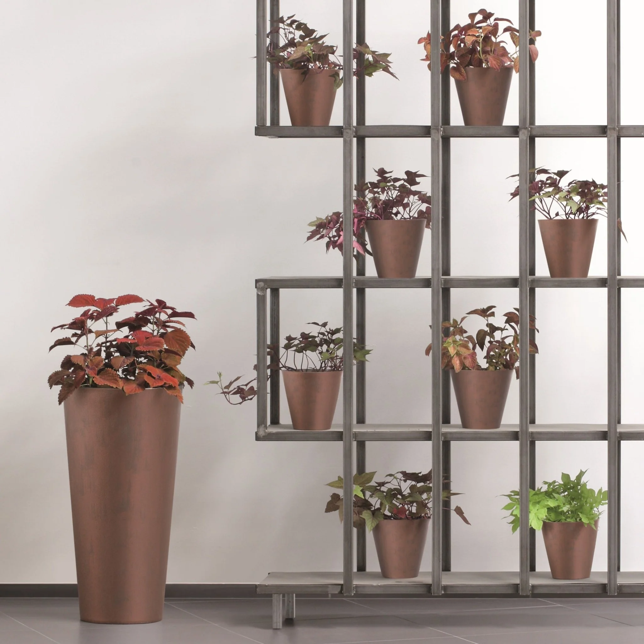 Tubus Corten Planter - Image 7