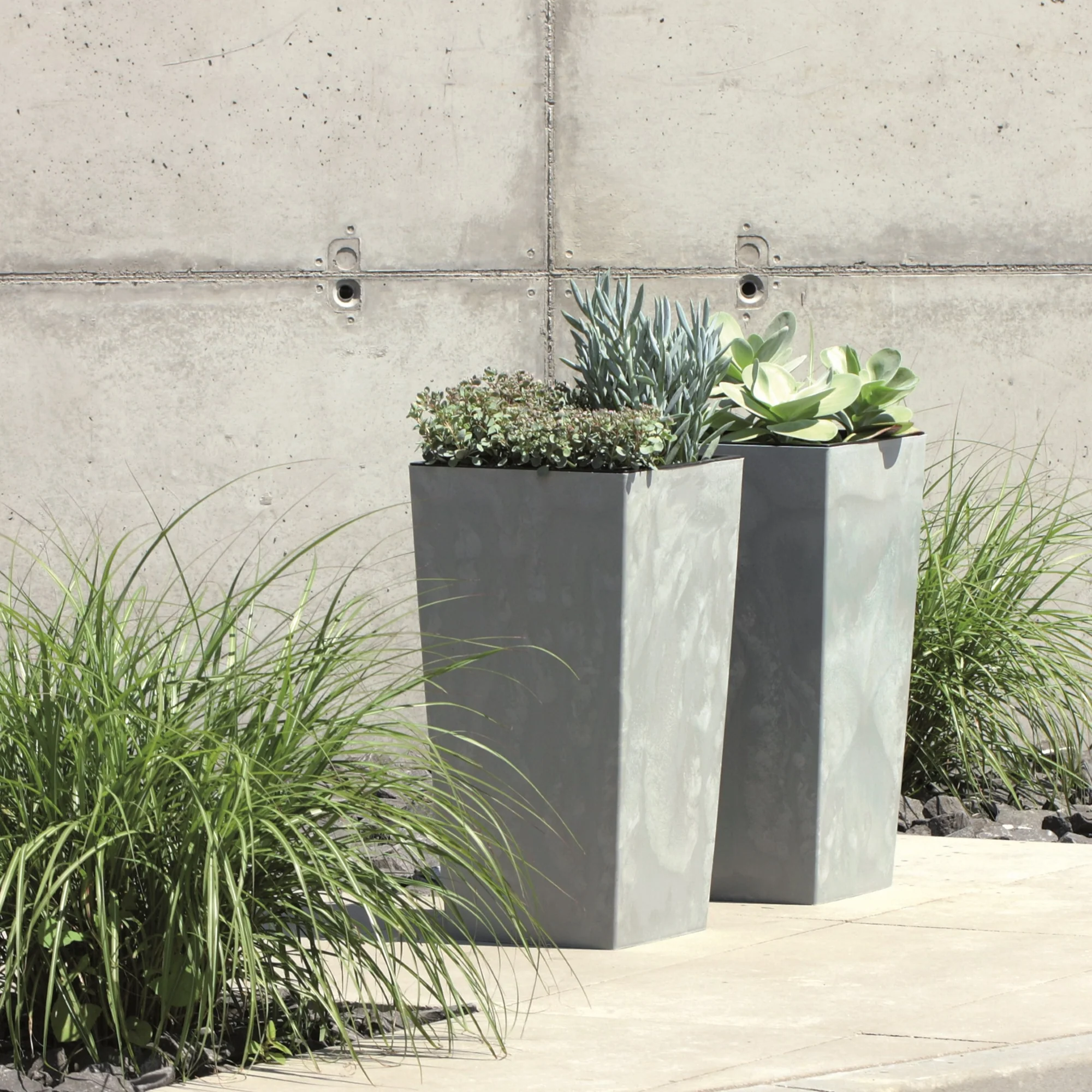 Urbi Tall Planter - Image 9