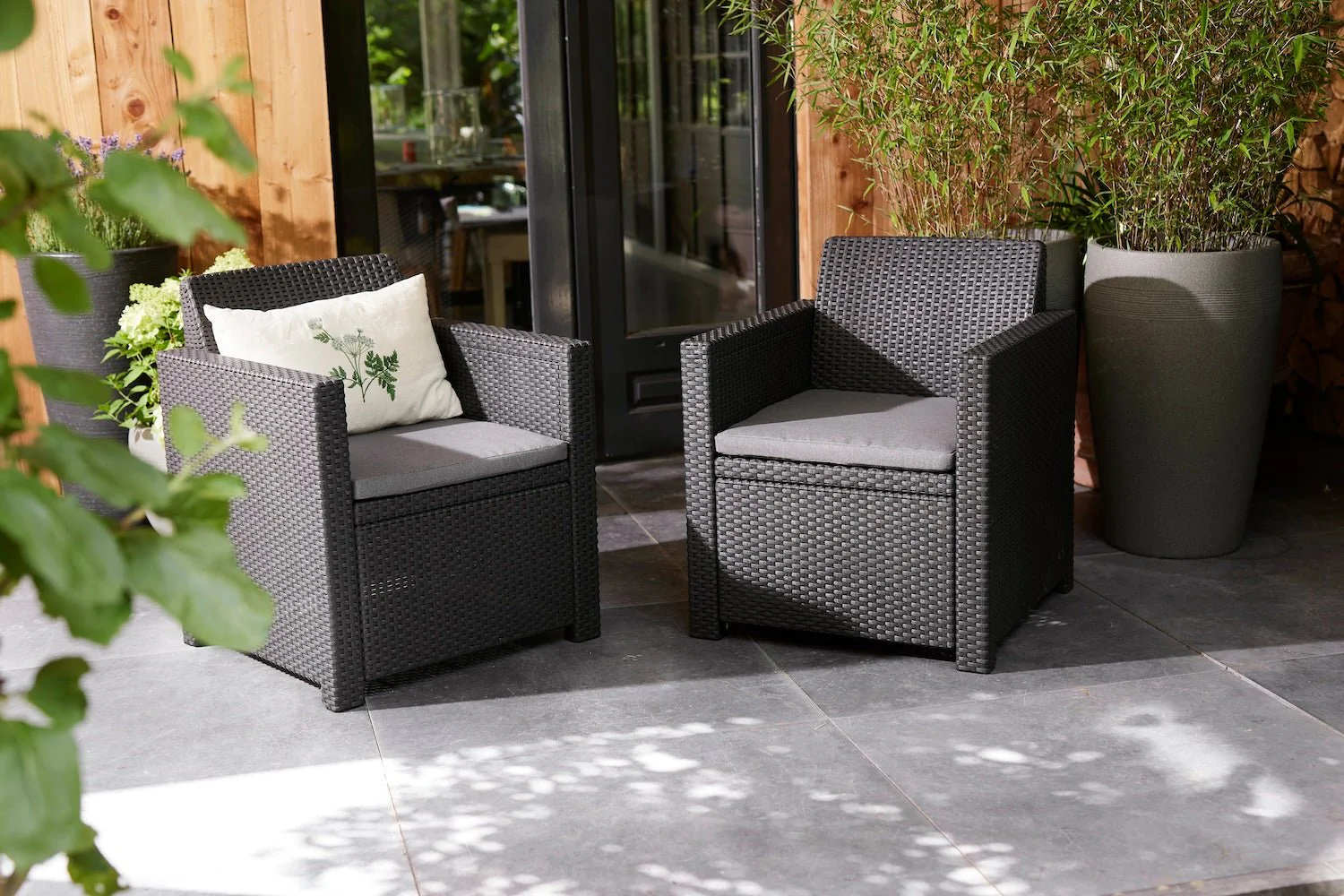Keter Victoria Balcony Set - Image 4